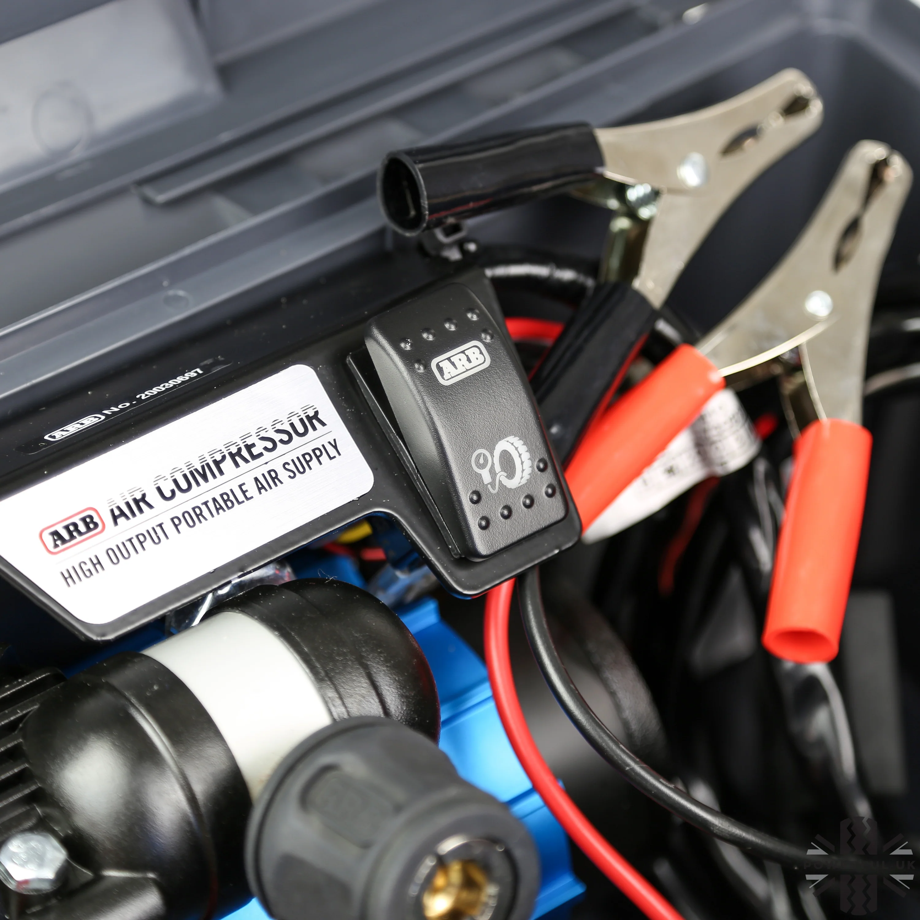 ARB Portable 12v Air Tyre Compressor in Carry Case - Image 6
