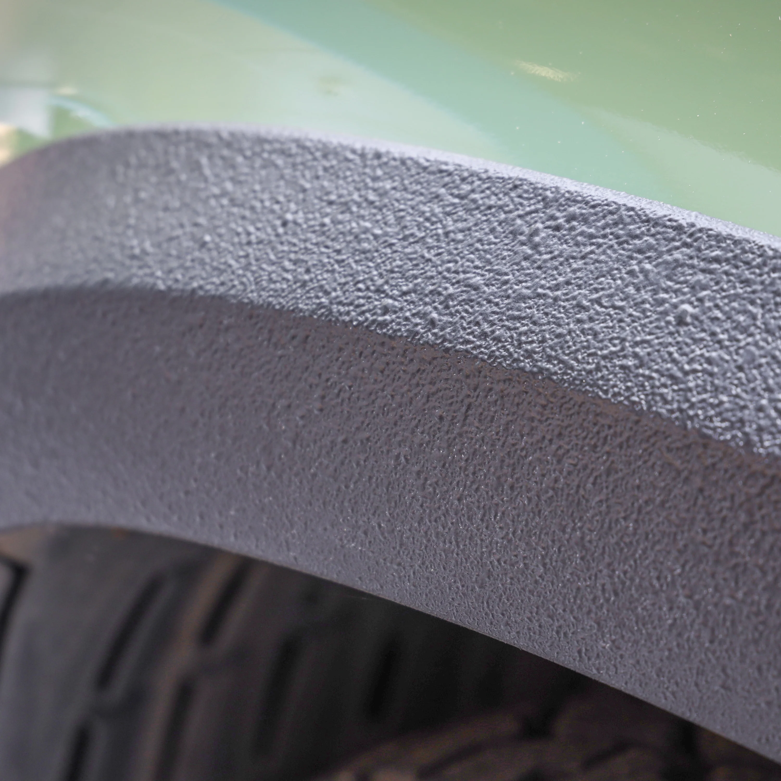 Black UPOL Raptor Paint 1 Litre (710ml liner + 240ml hardener) - Image 6