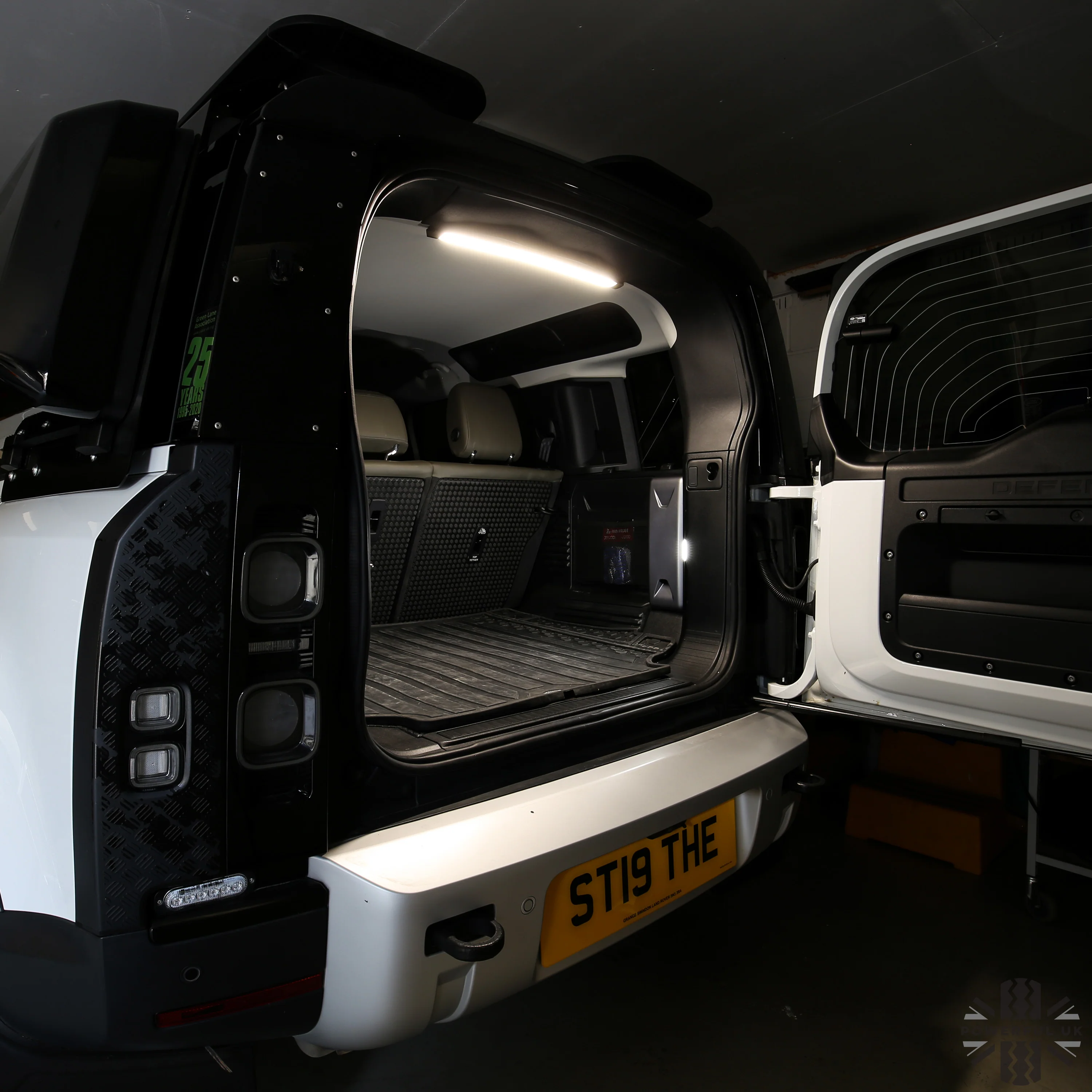 Boot Loadspace LED Roof Light - for Land Rover Defender L663 - Image 5