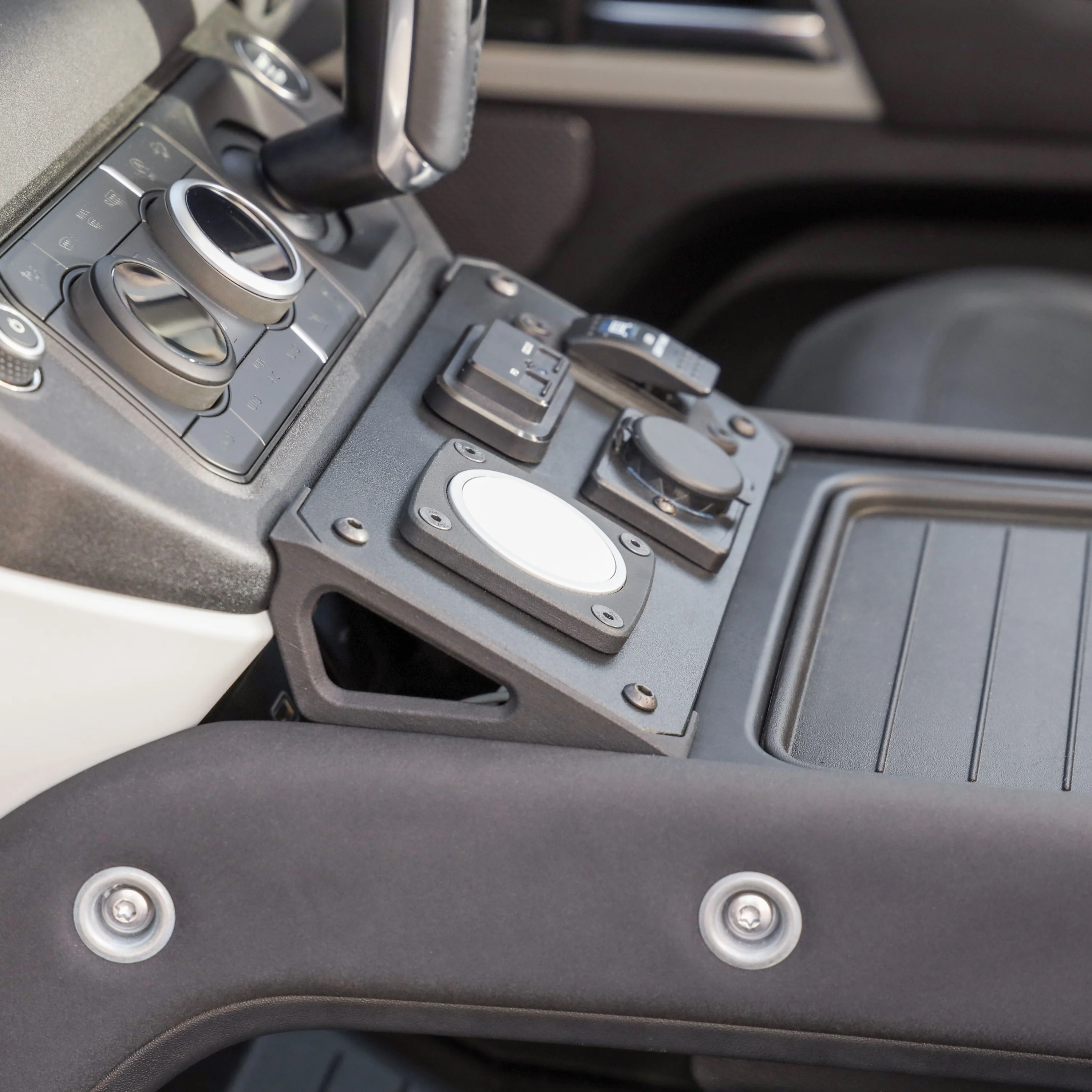 Centre Console Auxiliary Switch Panel for Land Rover Defender L663 - Image 8