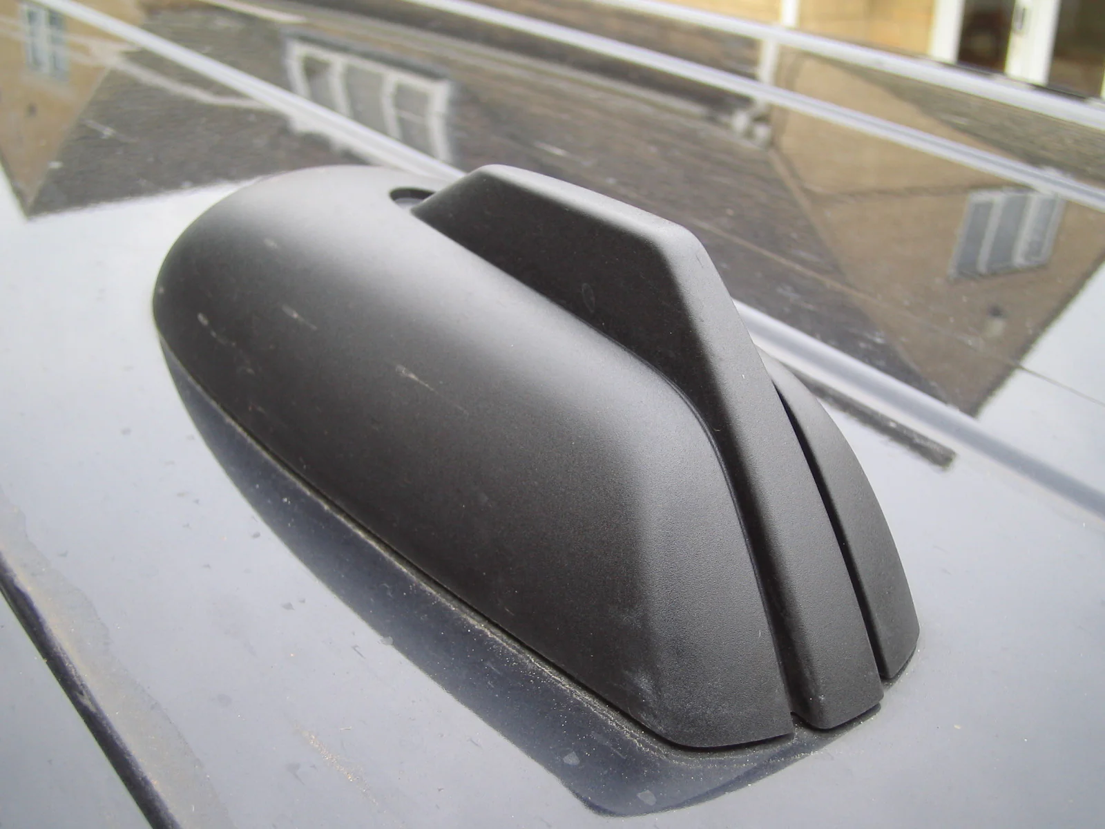 Dummy Roof Aerial for Land Rover Discovery - Image 3
