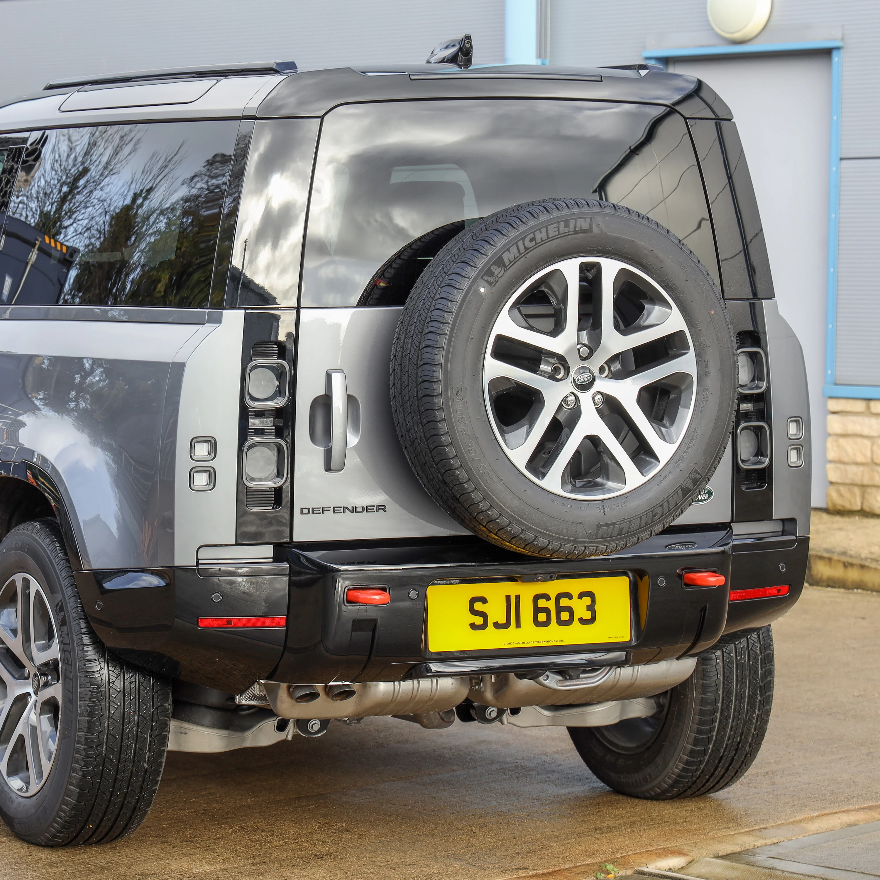 Rear Bumper Kit for Land Rover Defender L663 - Gloss Black - Image 5