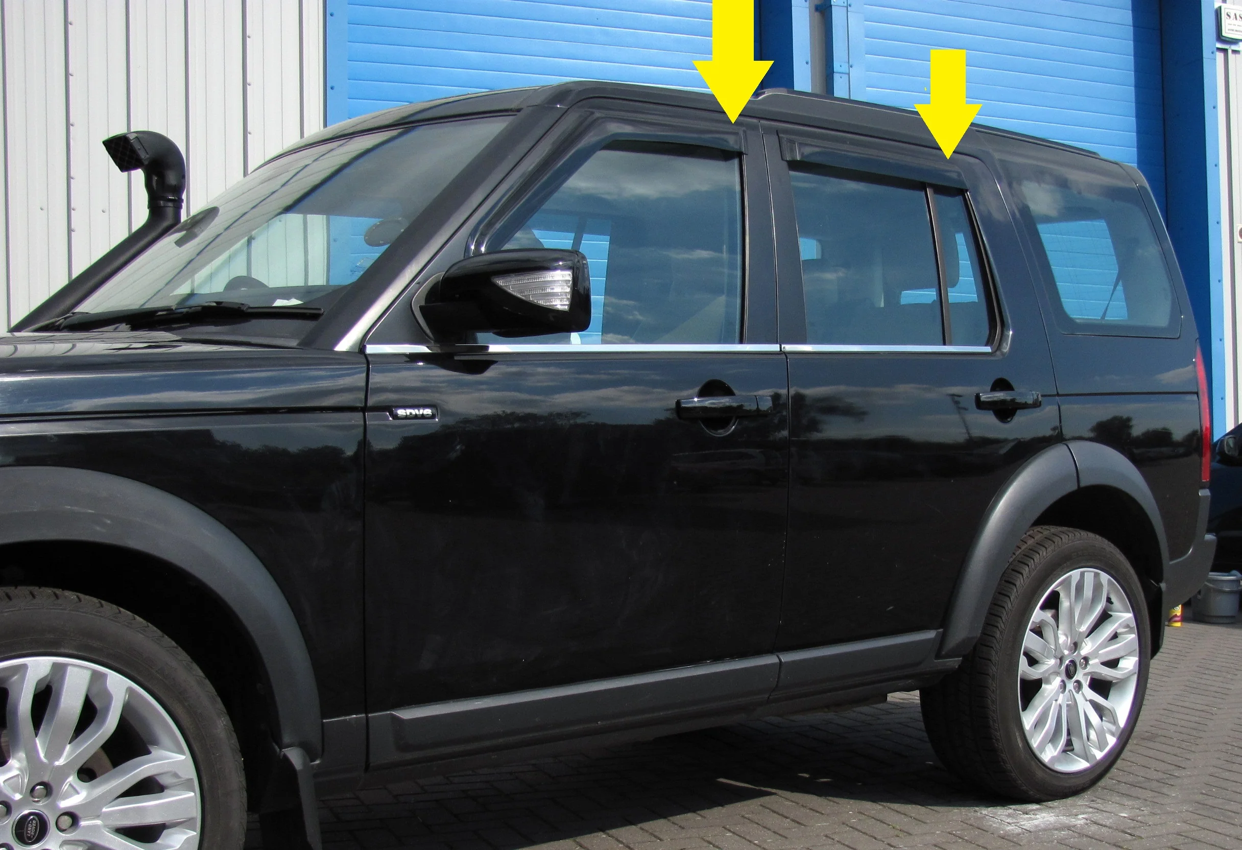 Window Wind Deflector kit - Smoked - for Land Rover Discovery 3 & 4 - Image 4